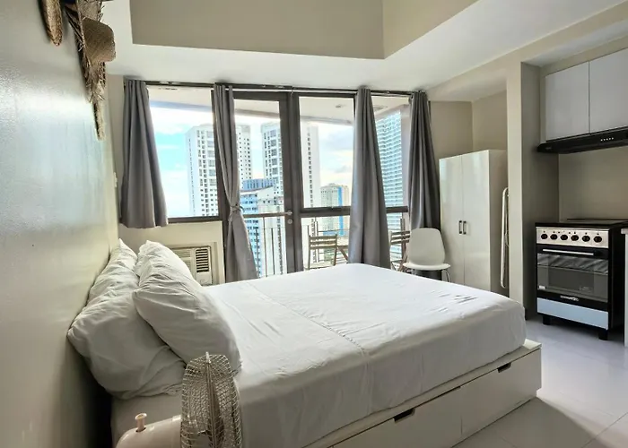 Isla By Lakbay Urban Living Makati