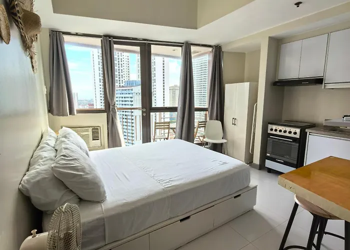 Isla By Lakbay Urban Living Makati 3*