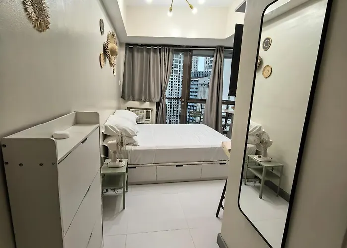 Aparthotel Isla By Lakbay Urban Living Makati
