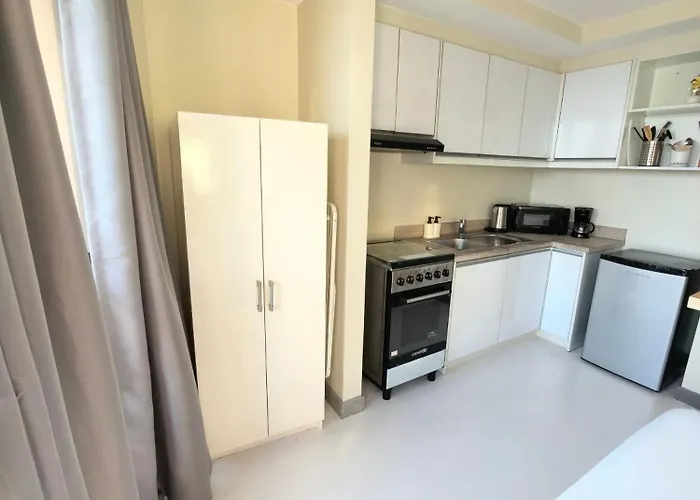 Aparthotel Isla By Lakbay Urban Living Makati
